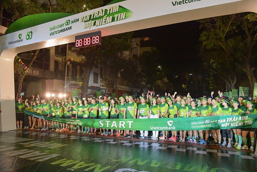 Văn hóa Vietcombank - 5 chữ vàng 'Tin - Chuẩn - Mới - Bền - Nhân' Văn hóa Vietcombank - 5 chữ vàng 'Tin - Chuẩn - Mới - Bền - Nhân'