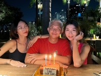 Ngọc Quyên về nước hội ngộ bạn bè làng giải trí và cùng mẹ đi du lịch