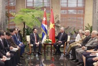 Chủ tịch Quốc hội Vương Đình Huệ hội kiến Đại tướng Raúl Castro Ruz và Bí thư thứ nhất, Chủ tịch Cuba Miguel Díaz-Canel