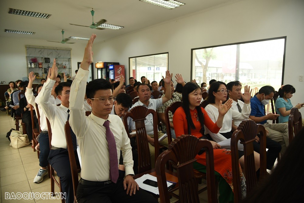 (04.21) Các công đoàn viên biểu quyết tại Đại hội. (Ảnh: Minh Quân)