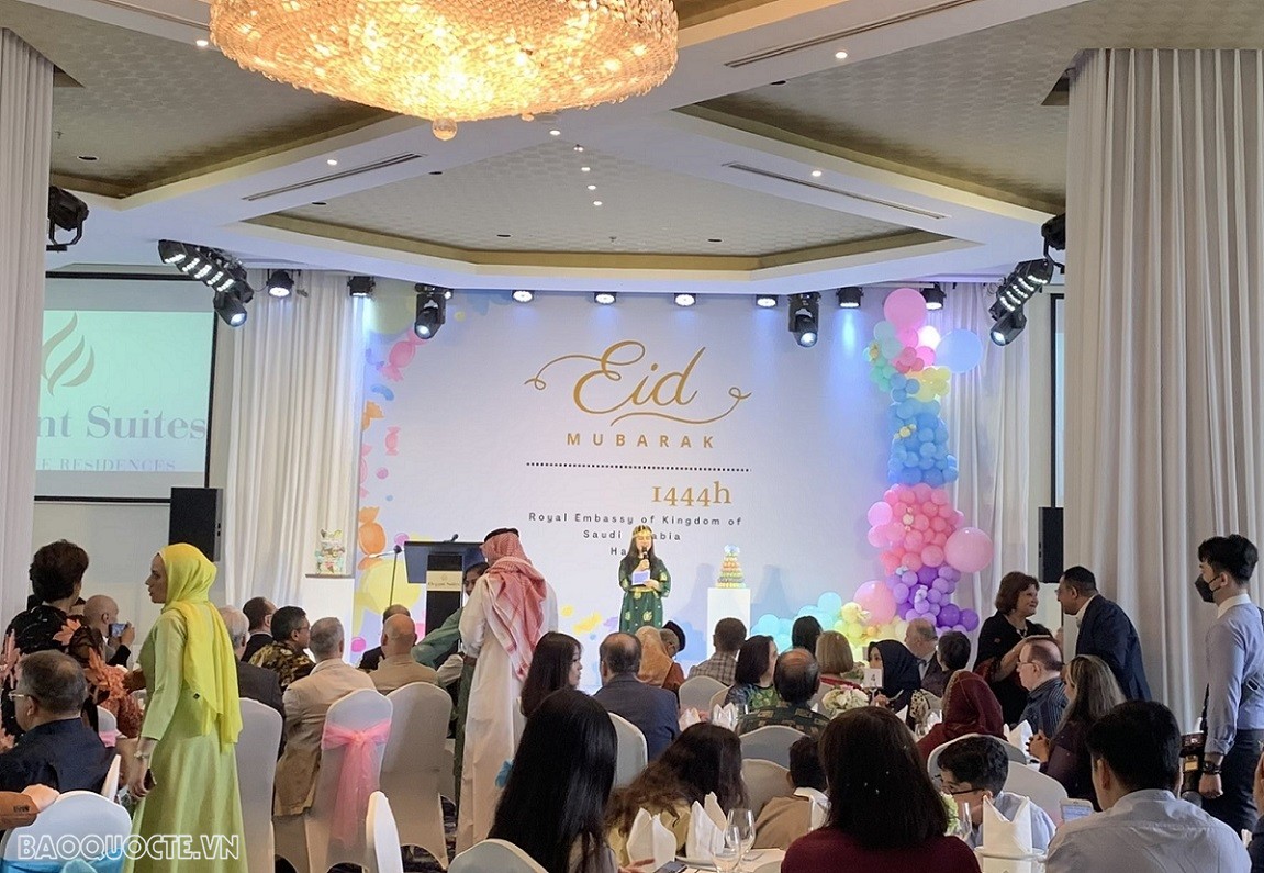 Đón mừng lễ Eid al-Fitr tràn ngập niềm vui tại Hà Nộii Đón mừng lễ Eid al-Fitr tràn ngập niềm vui tại Hà Nộii