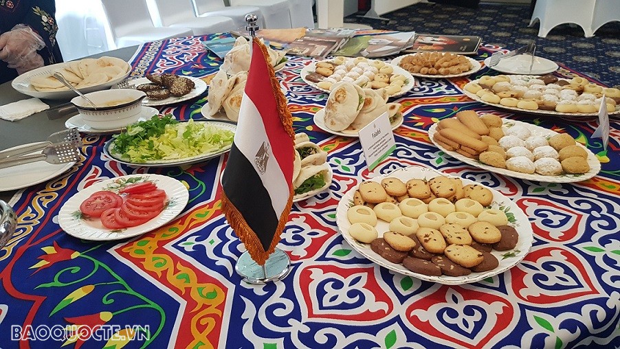 Đón mừng lễ Eid al-Fitr tràn ngập niềm vui tại Hà Nộii Đón mừng lễ Eid al-Fitr tràn ngập niềm vui tại Hà Nộii