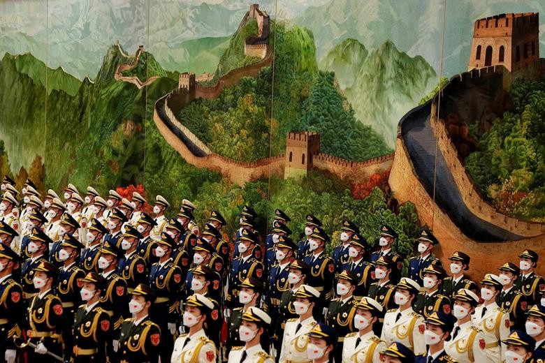 Ảnh ấn tượng tuần (17-23/4): Tổng thống Nga Putin thị sát Kherson, tương lai của Ukraine là thành viên NATO, Moscow-Bắc Kinh 'kề vai sát cánh'