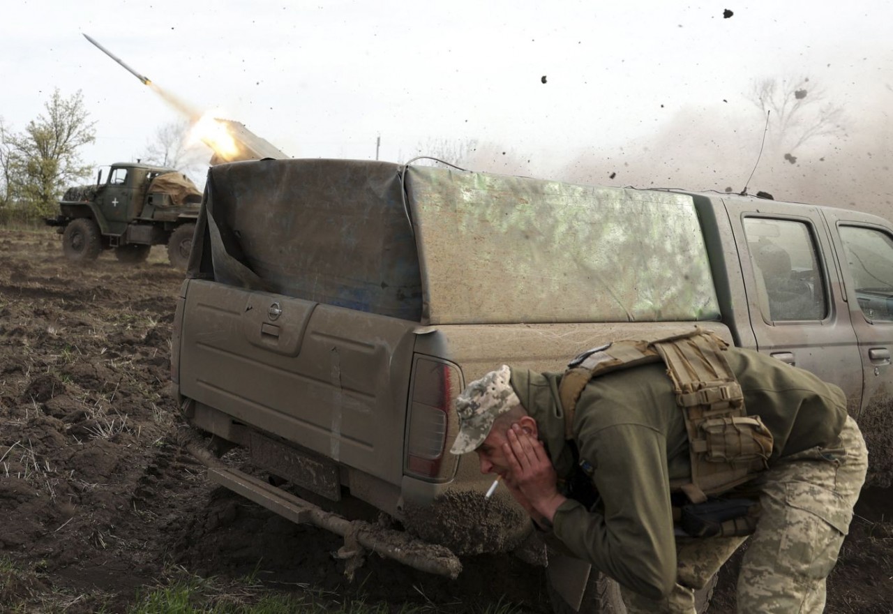 Ảnh ấn tượng tuần (17-23/4): Tổng thống Nga Putin thị sát Kherson, tương lai của Ukraine là thành viên NATO, Moscow-Bắc Kinh 'kề vai sát cánh'