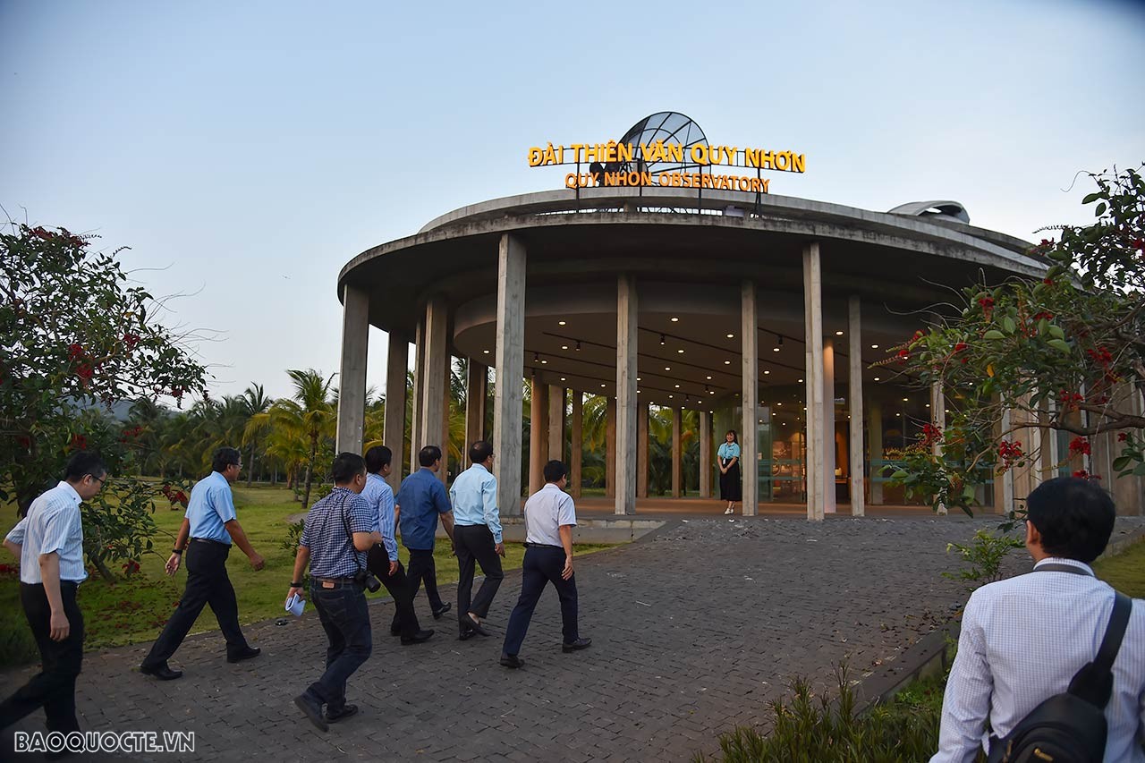 Hạng mục Trạm quan sát thiên văn phổ thông sử dụng kính thiên văn quang học đường kính ống 60 cm (là loại kính thiên văn lớn nhất tại Việt Nam hiện nay). 