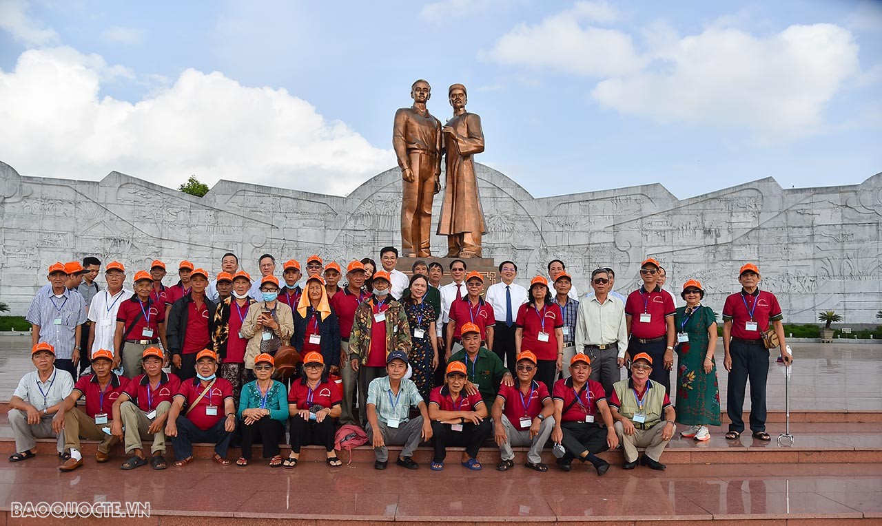 Bộ trưởng Ngoại giao Bùi Thanh Sơn thăm và làm việc tại Sở Ngoại vụ tỉnh Bình Định