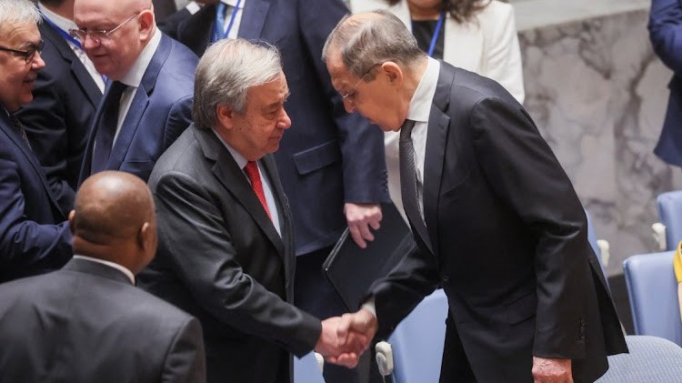 diem tin the gioi sang 254 danh bom don canh sat pakistan ngoai truong nga bi chi trich anh mo rong trung phat iran