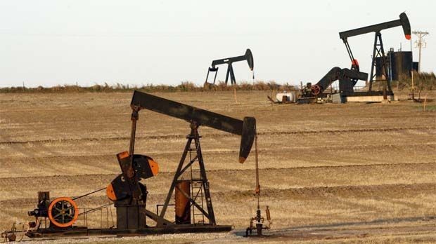 gia xang dau hom nay 231 truot nhe