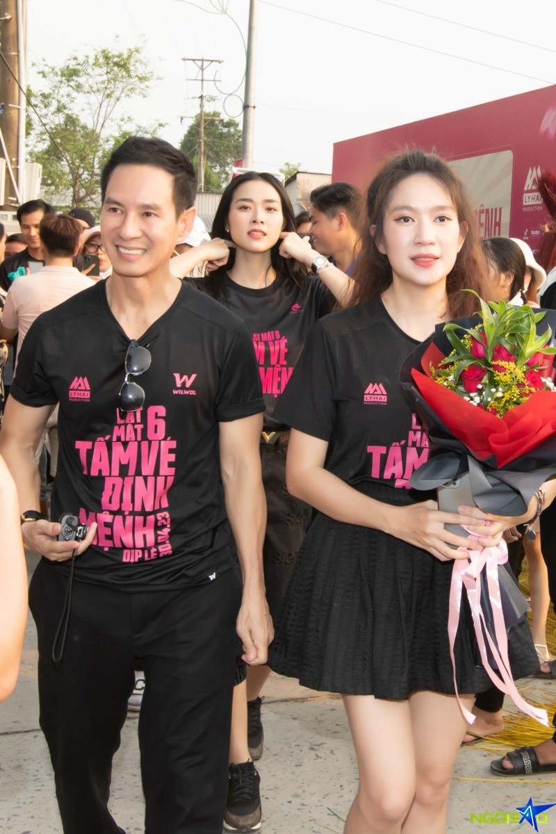 Tri ân nơi quay phim, đạo diễn Lý Hải chiếu miễn phí 'Lật mặt 6: Tấm vé định mệnh' phục vụ bà con làng chiếu Đồng Tháp