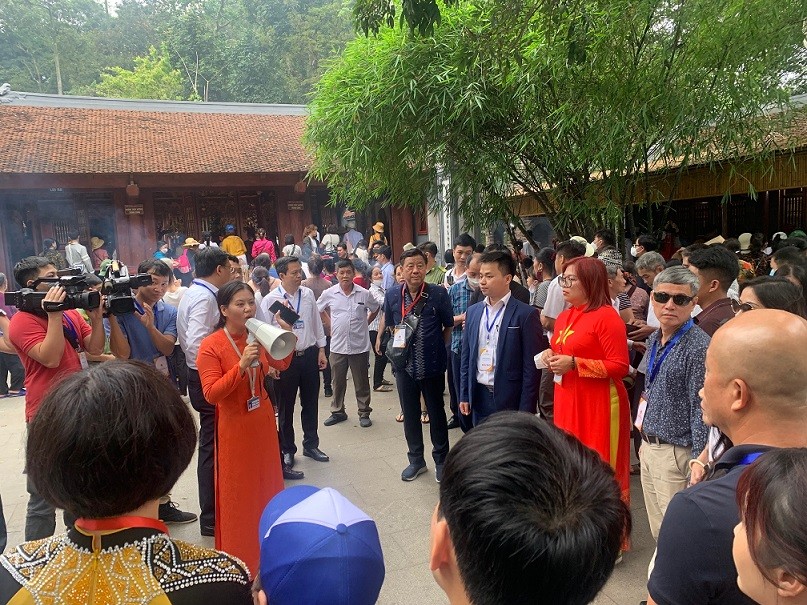 Hành trình ý nghĩa của kiều bào trên vùng đất Tổ Hành trình ý nghĩa của kiều bào trên vùng đất Tổ