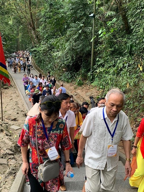 Hành trình ý nghĩa của kiều bào trên vùng đất Tổ Hành trình ý nghĩa của kiều bào trên vùng đất Tổ