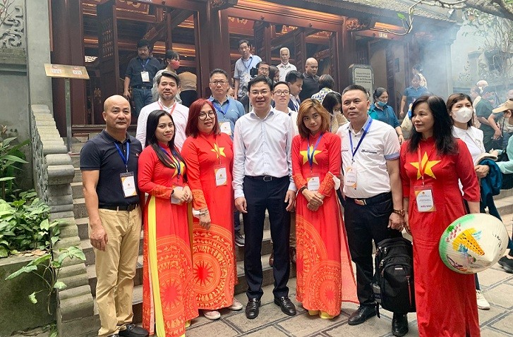 Hành trình ý nghĩa của kiều bào trên vùng đất Tổ Hành trình ý nghĩa của kiều bào trên vùng đất Tổ