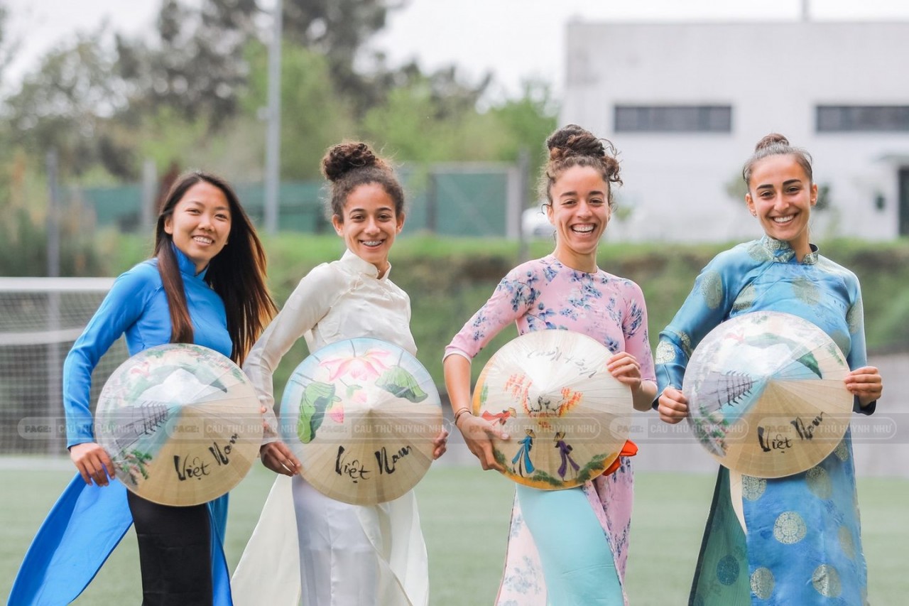 SEA Games 32: Huỳnh Như đoàn tụ gia đình trước khi di chuyển sang Campuchia