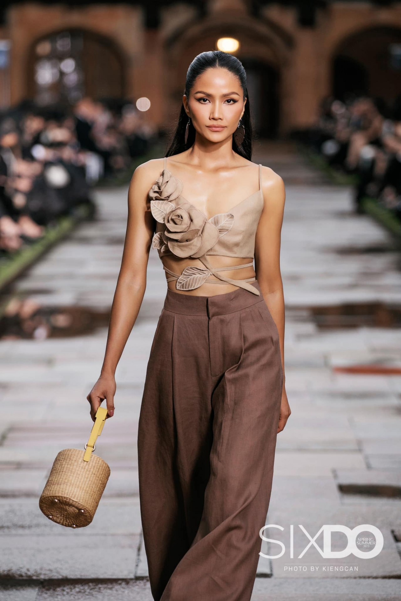 Hoa hậu H’Hen Niê