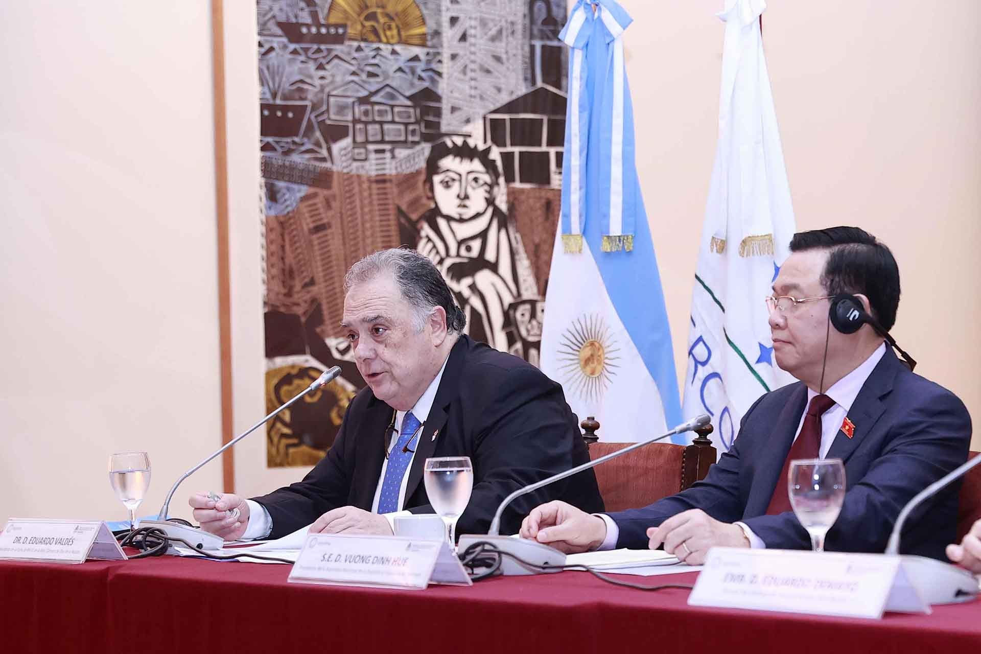 Chủ nhiệm Uỷ ban Đối ngoại Hạ viện Argentina Eduardo Félix Valdes phát biểu. (Nguồn: TTXVN) Chủ nhiệm Uỷ ban Đối ngoại Hạ viện Argentina Eduardo Félix Valdes phát biểu. (Nguồn: TTXVN)