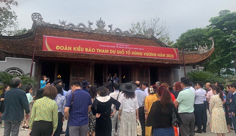 Kiều bào về thăm địa phương trọng điểm về phát triển du lịch của tỉnh Phú Thọ Kiều bào về thăm địa phương trọng điểm về phát triển du lịch của tỉnh Phú Thọ