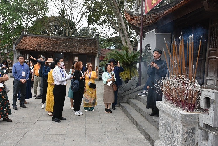 Kiều bào về thăm địa phương trọng điểm về phát triển du lịch của tỉnh Phú Thọ Kiều bào về thăm địa phương trọng điểm về phát triển du lịch của tỉnh Phú Thọ