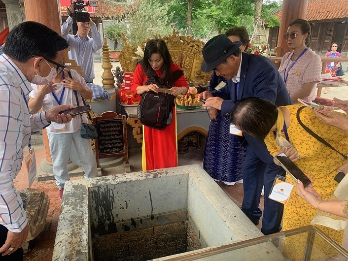 Kiều bào về thăm địa phương trọng điểm về phát triển du lịch của tỉnh Phú Thọ Kiều bào về thăm địa phương trọng điểm về phát triển du lịch của tỉnh Phú Thọ