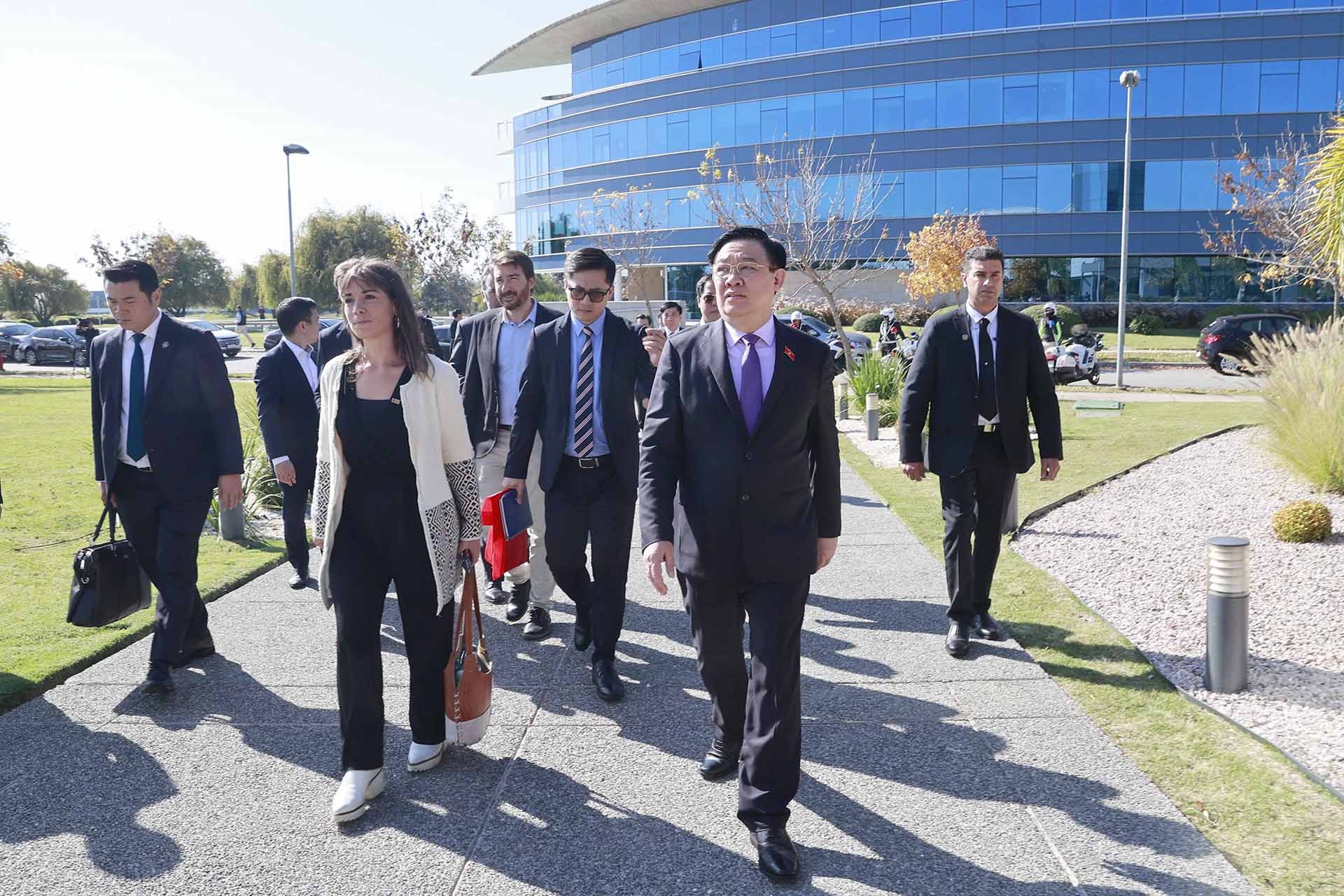 Tỉnh Canelones, Uruguay mong muốn tăng cường hợp tác hơn nữa với các địa phương Việt Nam