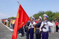 Thiêng liêng và đầy cảm xúc trong lễ chào cờ ở đảo Trường Sa
