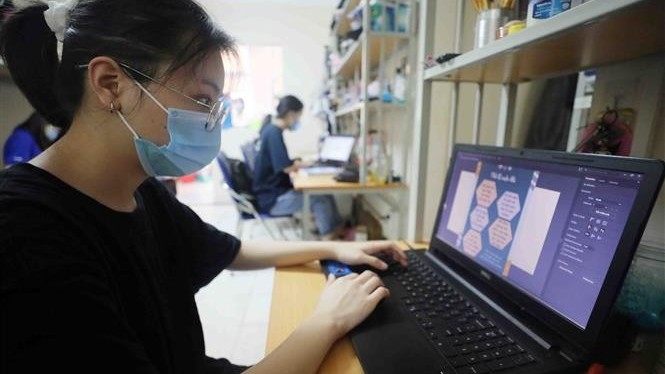 mot so truong dai hoc chuyen hoc truc tuyen sau dip nghi le