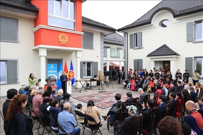 Lễ kỷ niệm ngày Giỗ tổ Hùng Vương tại Geneva, Thuỵ Sỹ Lễ kỷ niệm ngày Giỗ tổ Hùng Vương tại Geneva, Thuỵ Sỹ