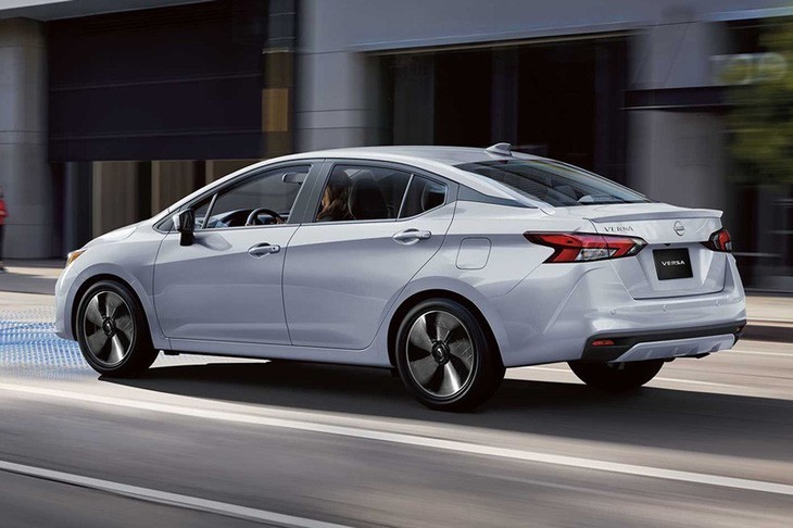 Đuôi xe không có quá nhiều thay đổi so với phiên bản Almera cũ