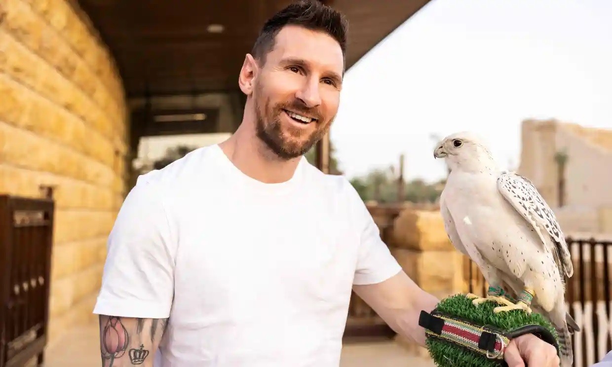 : Messi từ chối gia hạn PSG;