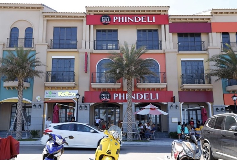 Dãy shophouse mặt tiền biển Festival Street đang được lấp đầy bởi các thương hiệu ẩm thực, mua sắm “đón sóng” du khách đổ về NovaWorld Phan Thiết.