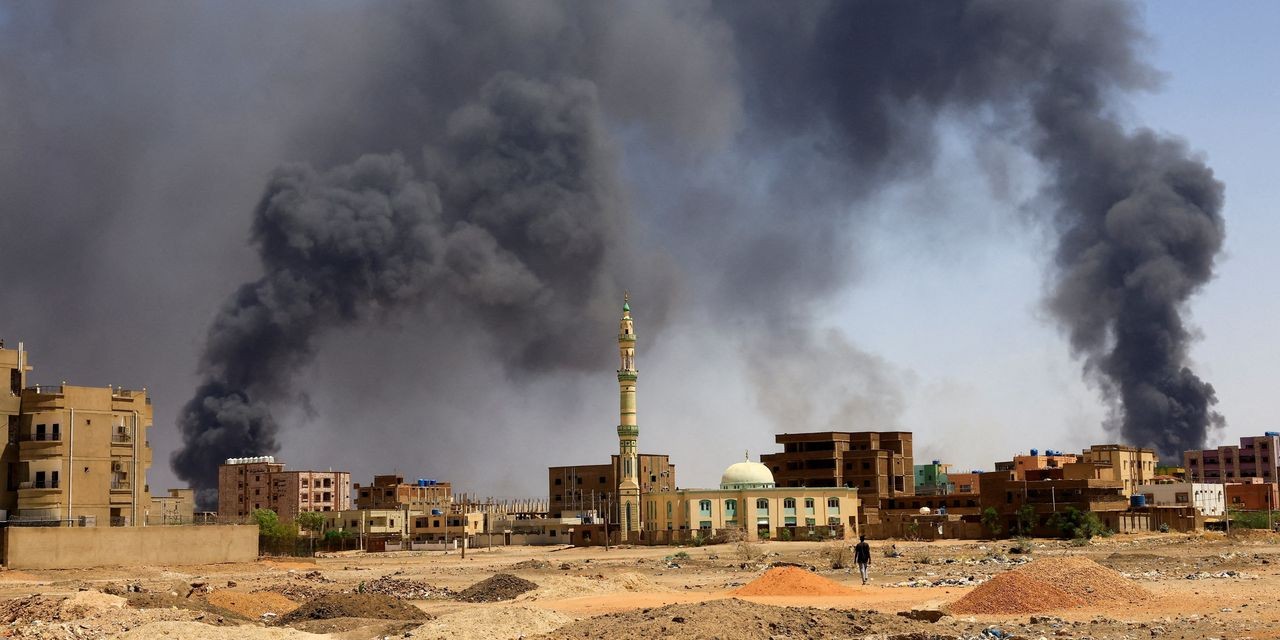 Tình hình Sudan: Mỹ phát cảnh báo trừng phạt, chuẩn bị bước đi mở đường; Ai Cập hối thúc ngừng bắn lập tức. (Nguồn: Reuters)