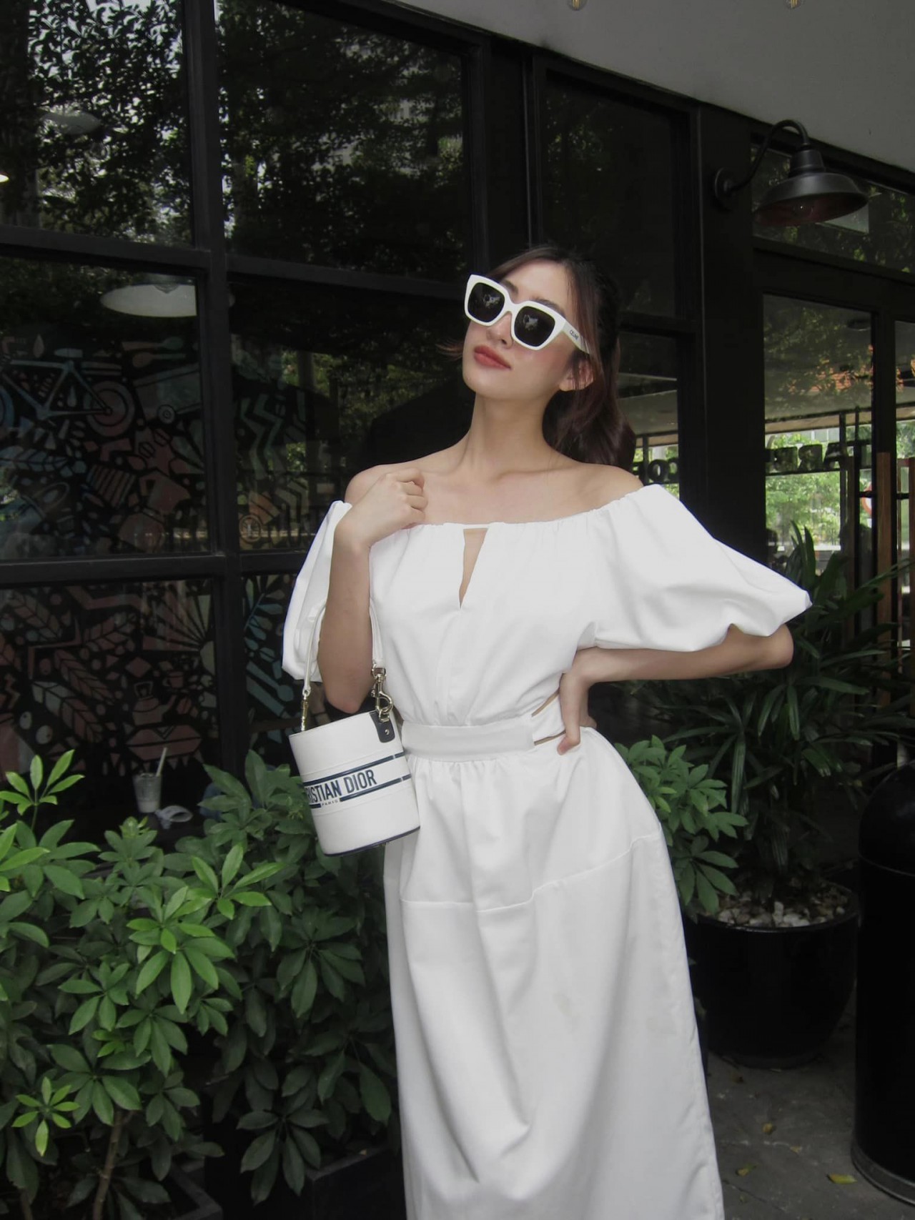 Thời trang đời thường năng động của Lương Thùy Linh