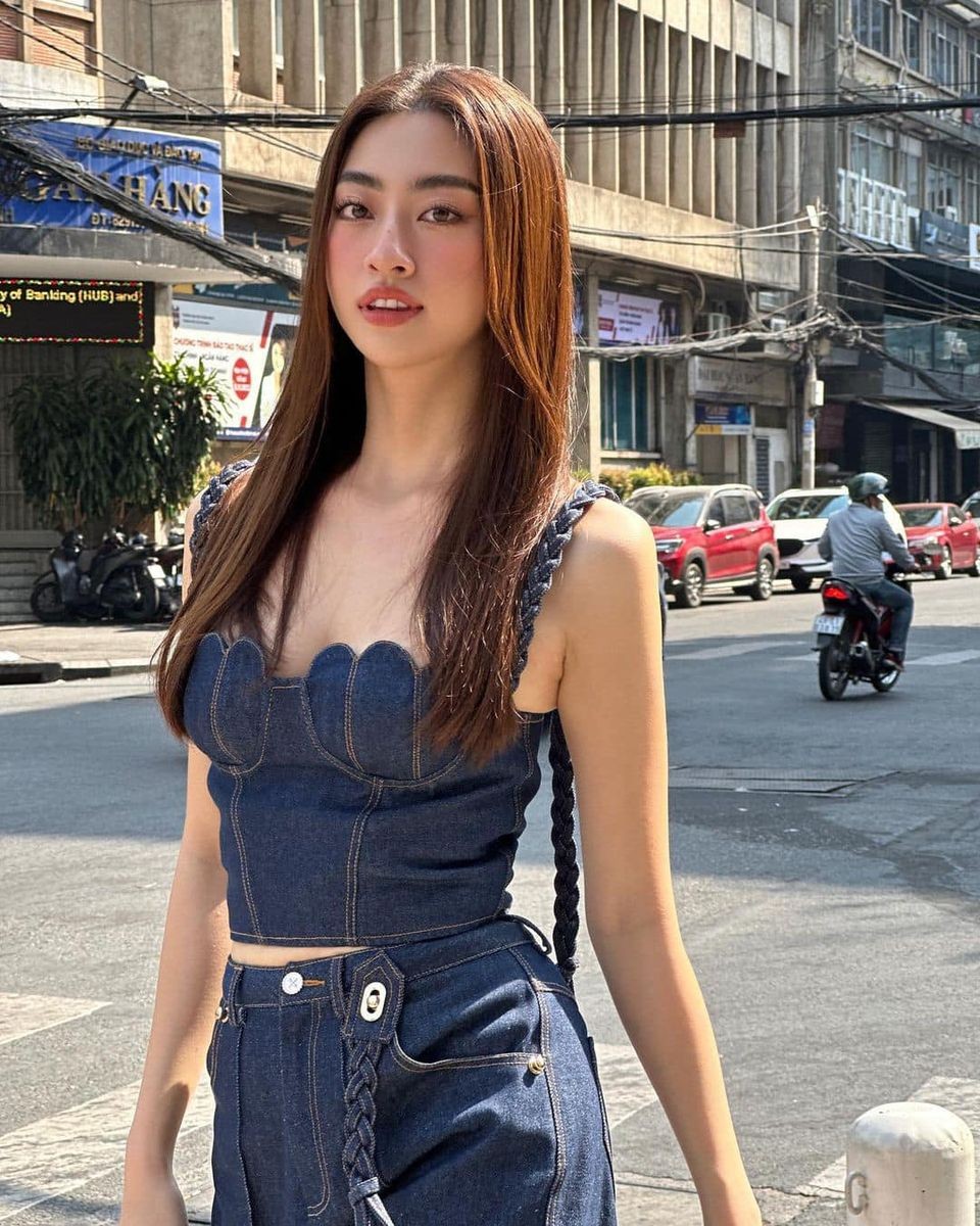 Thời trang đời thường năng động của Lương Thùy Linh