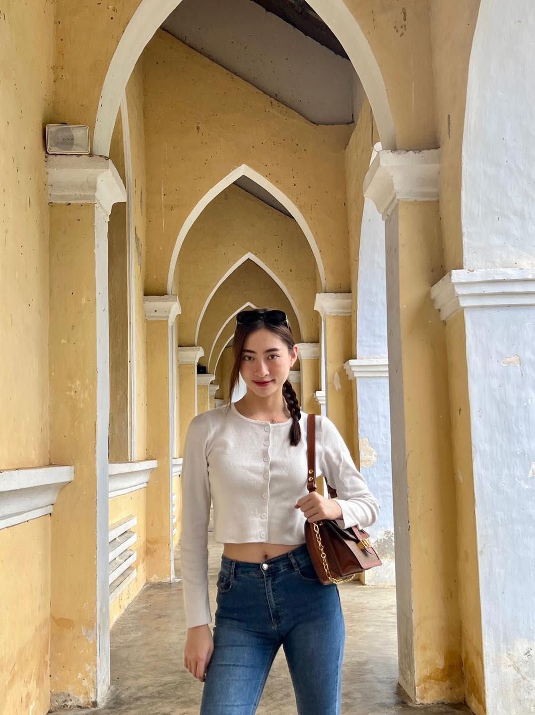 Thời trang đời thường năng động của Lương Thùy Linh