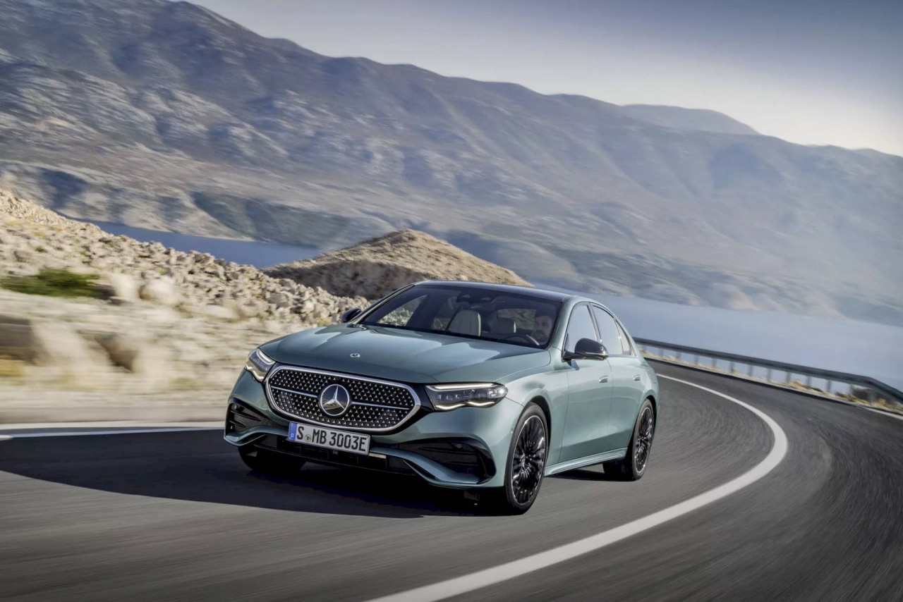 Cận cảnh chi tiết xe điện Mercedes-Benz E-Class 2024 Cận cảnh chi tiết xe điện Mercedes-Benz E-Class 2024