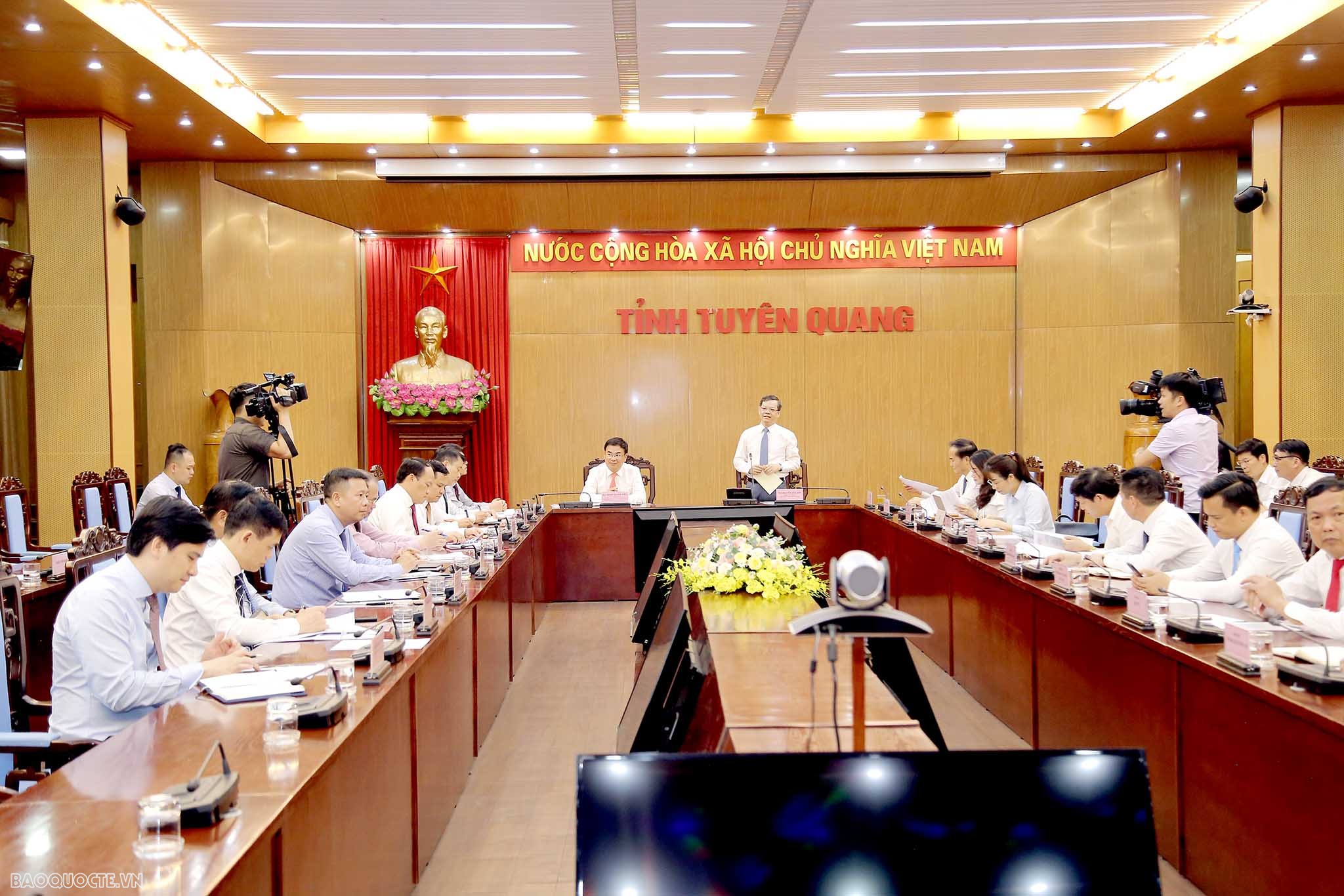 Đoàn Trưởng cơ quan đại diện Việt Nam ở nước ngoài làm việc tại tỉnh Tuyên Quang