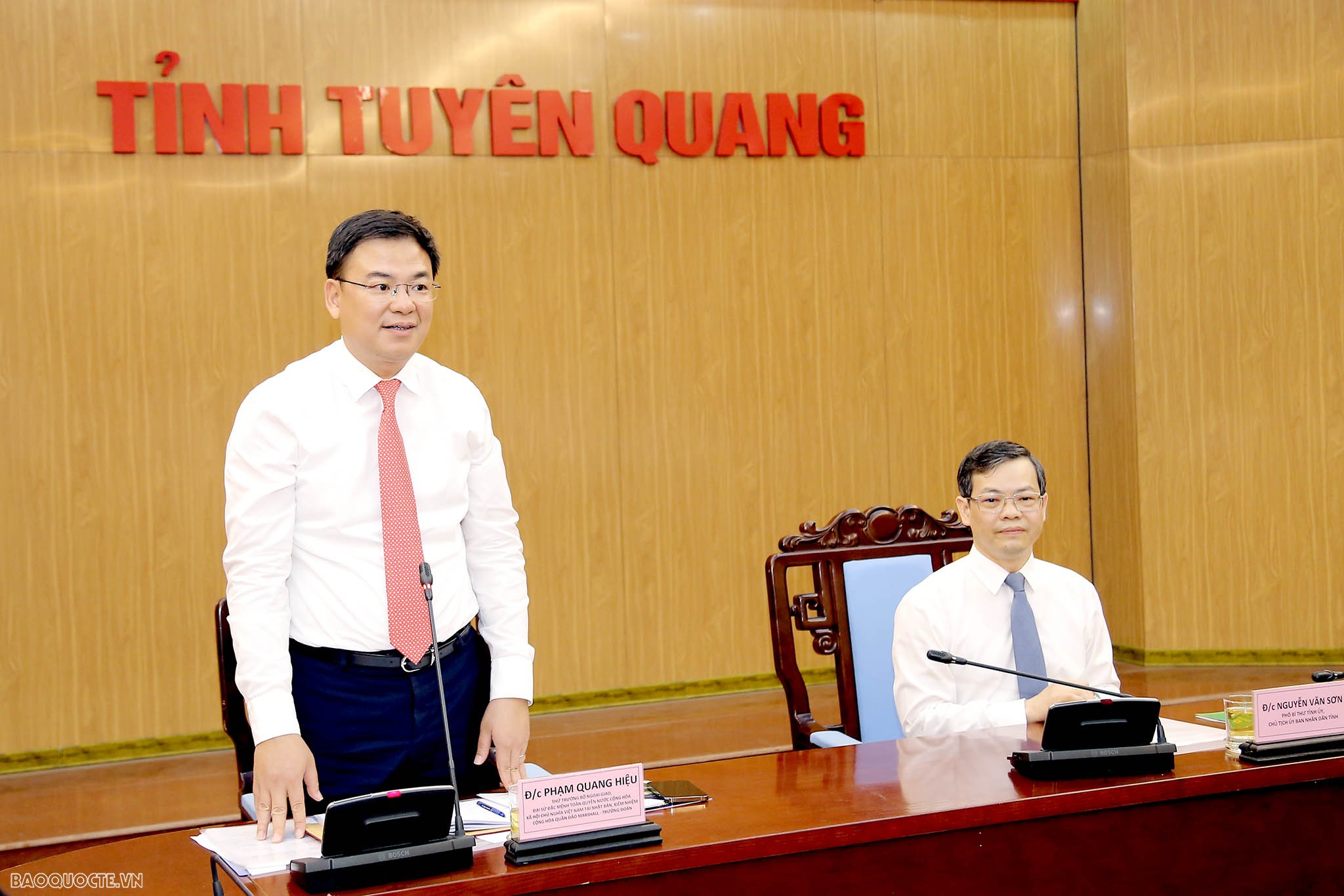 Đoàn Trưởng cơ quan đại diện Việt Nam ở nước ngoài làm việc tại tỉnh Tuyên Quang