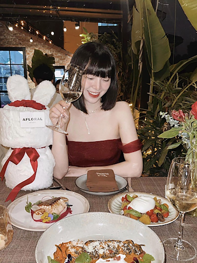 Nhan sắc đời thường xinh xắn của Vân Anh. Nhan sắc đời thường xinh xắn của Vân Anh.