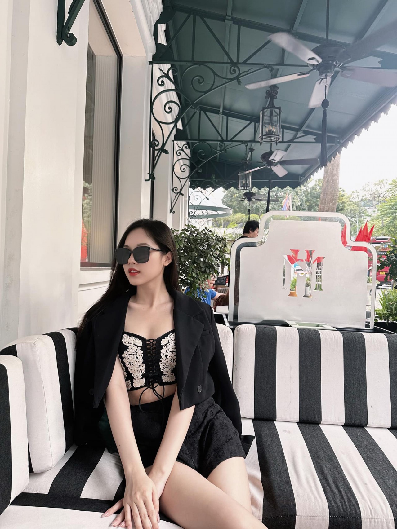 Á hậu Trịnh Thùy Linh