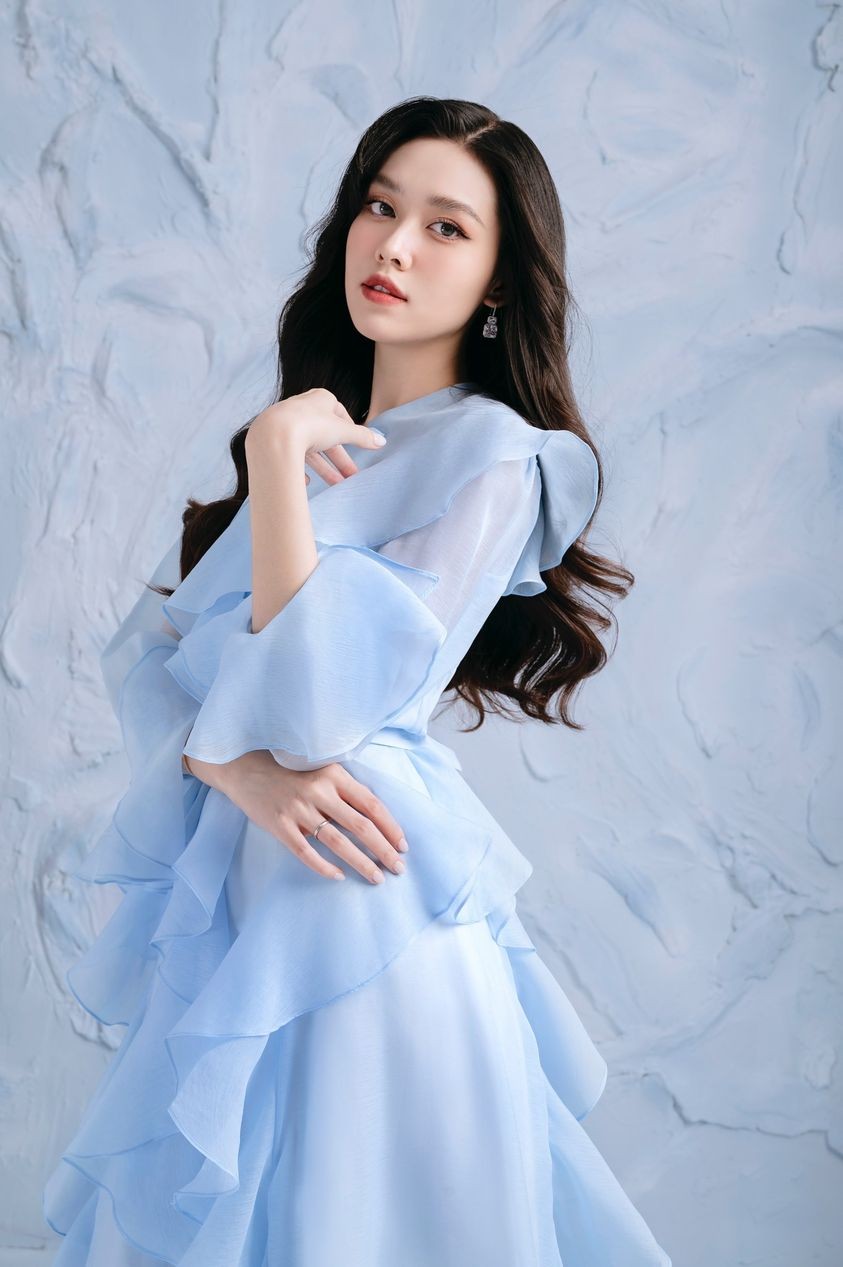 Á hậu Tường San đẹp xuất sắc trong...