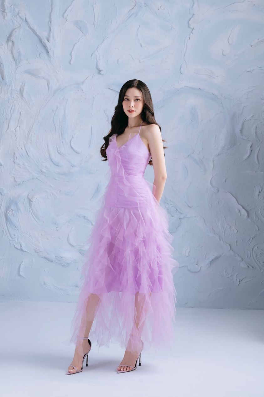 Á hậu Tường San đẹp xuất sắc trong...