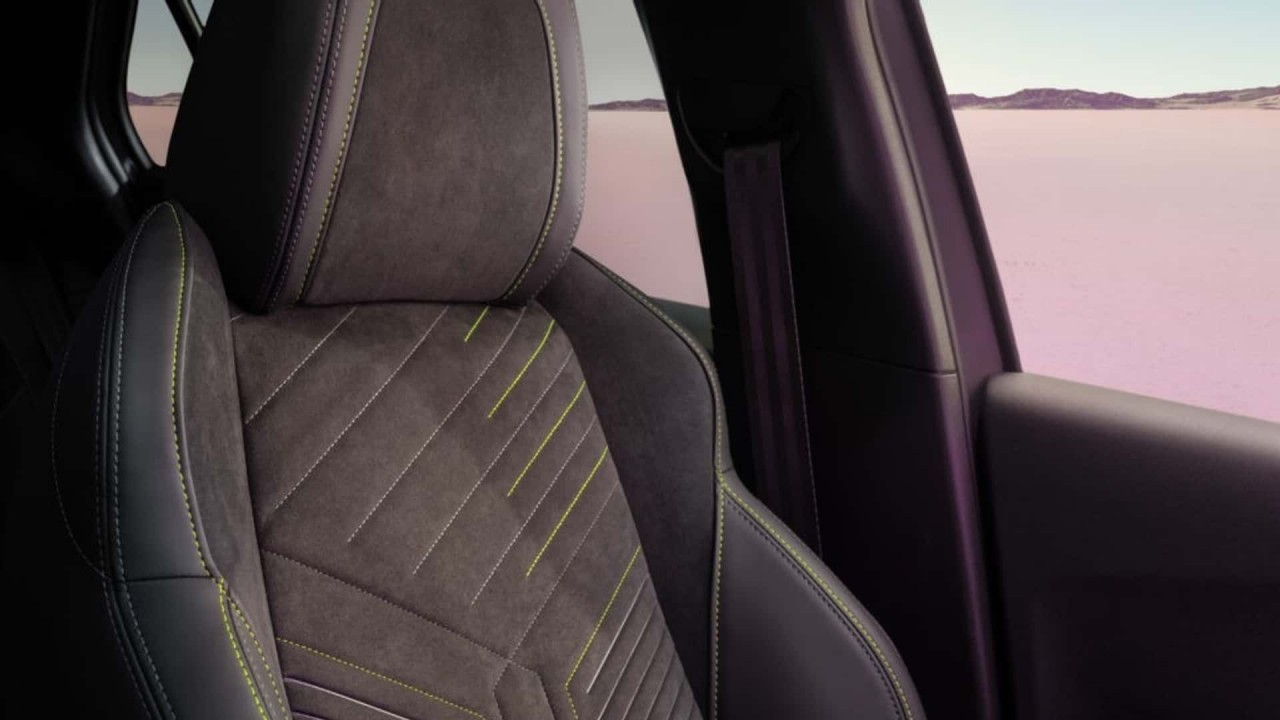 Cận cảnh xe điện Peugeot 2008 2023 ra mắt bản nâng cấp Cận cảnh xe điện Peugeot 2008 2023 ra mắt bản nâng cấp