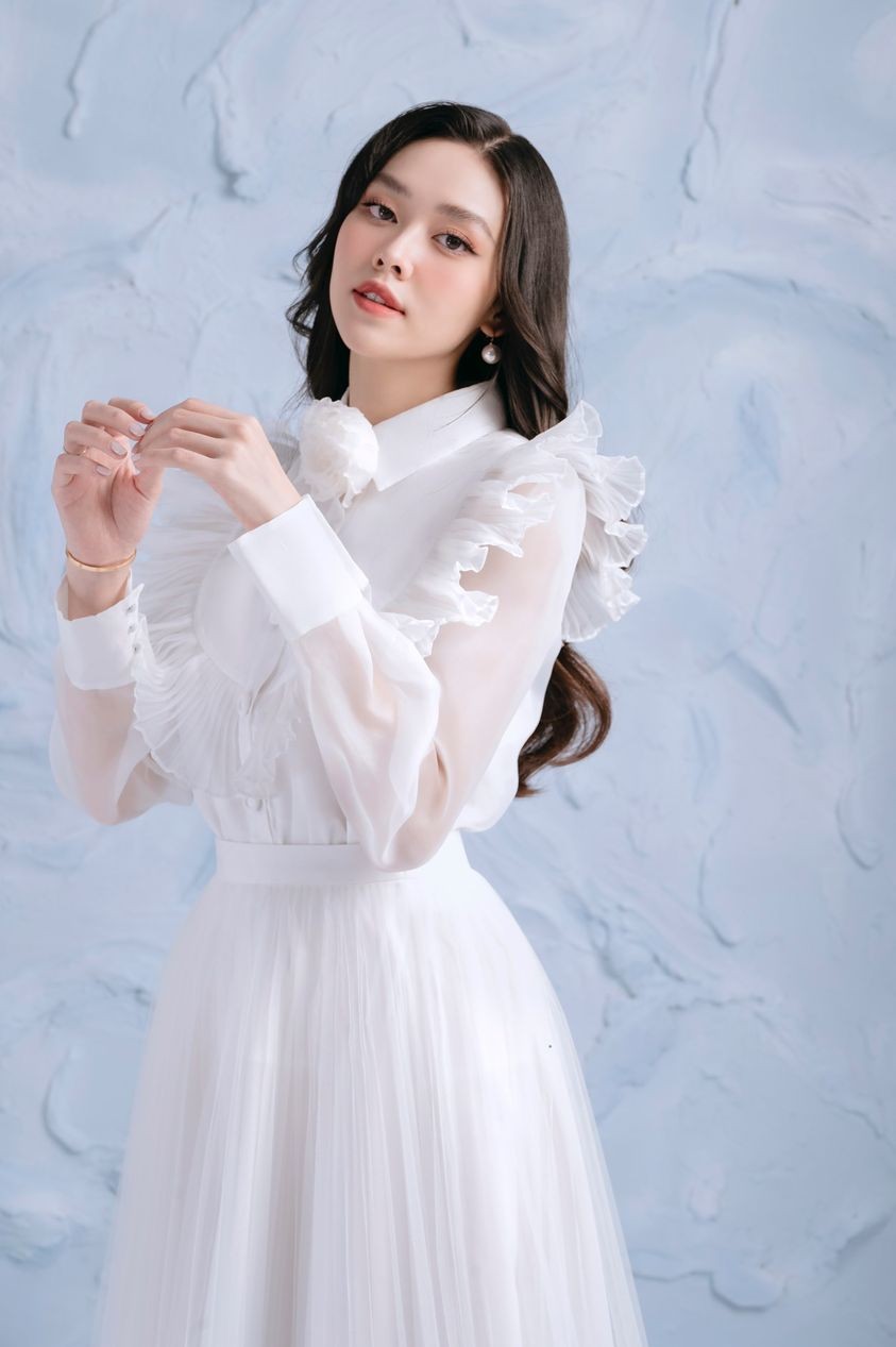 Á hậu Tường San đẹp xuất sắc trong...