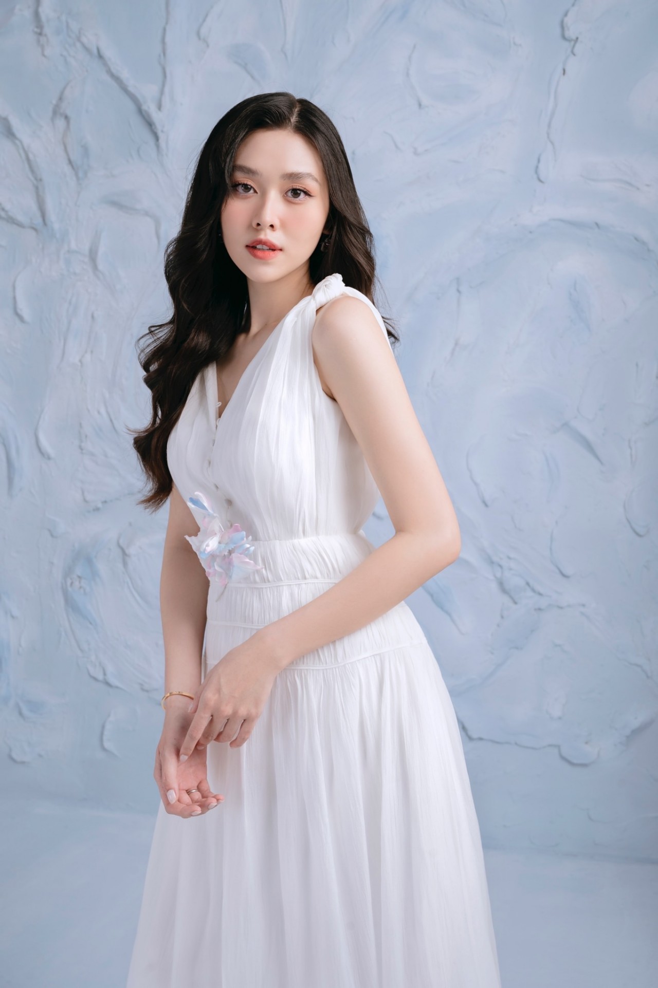 Á hậu Tường San đẹp xuất sắc trong...