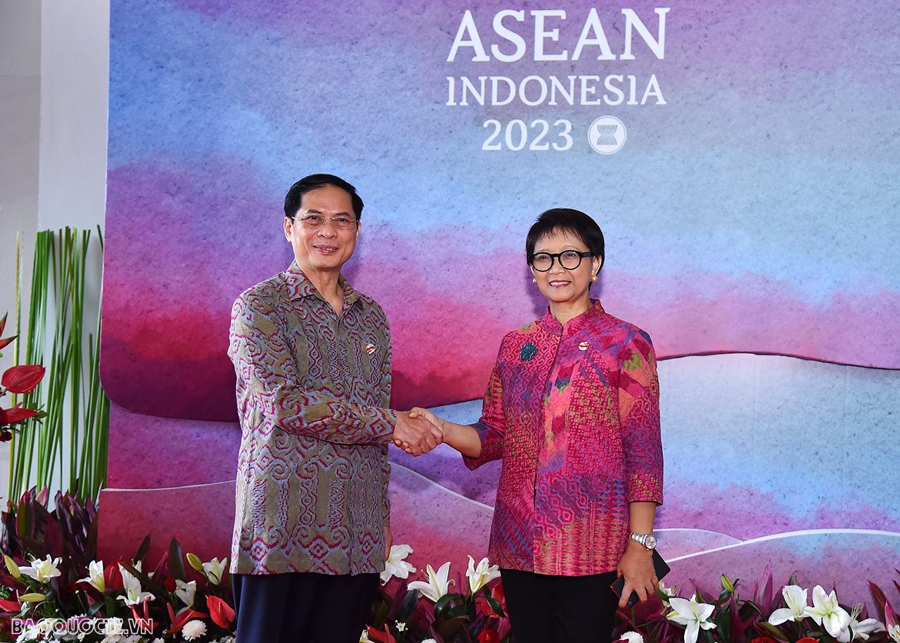 ASEAN 42: Bộ trưởng Ngoại giao Bùi Thanh Sơn dự Hội nghị Bộ trưởng Ngoại giao ASEAN