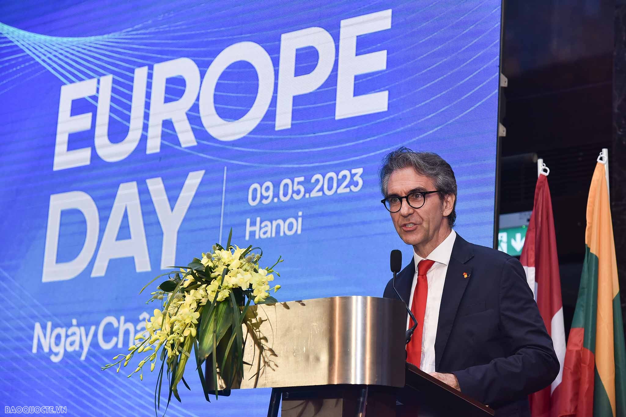 Người châu Âu yêu Việt Nam và người Việt Nam yêu châu Âu