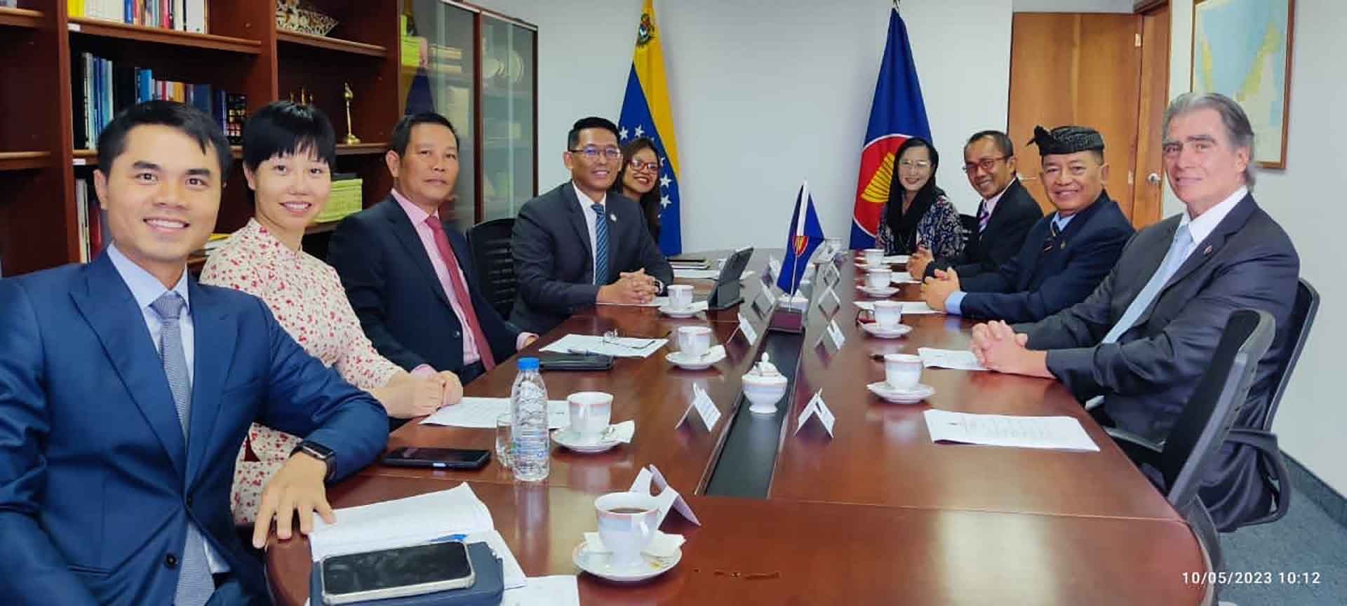 Phiên họp thường kỳ của Ủy ban ASEAN (ACC) tại Venezuela.