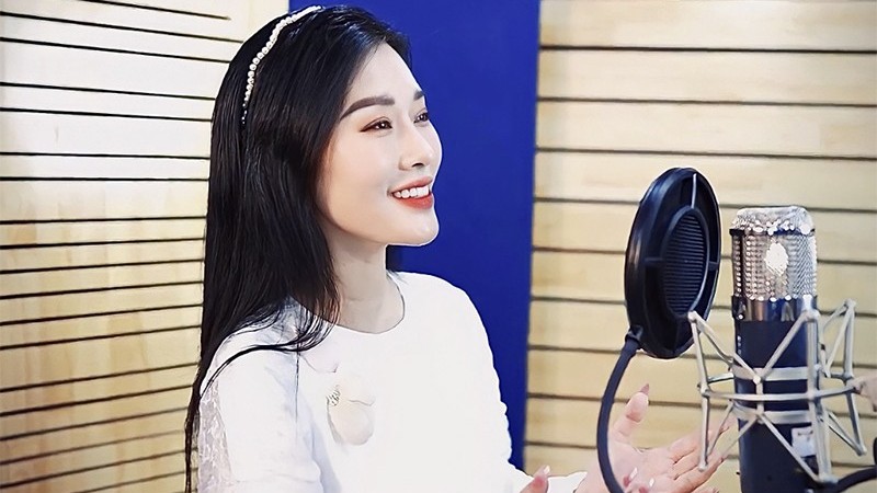 Thượng tá, NSƯT Hương Giang: Hơn 30 năm 'nặng lòng' với âm nhạc Việt