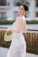 Á hậu Phương Nga đẹp tựa nàng thơ