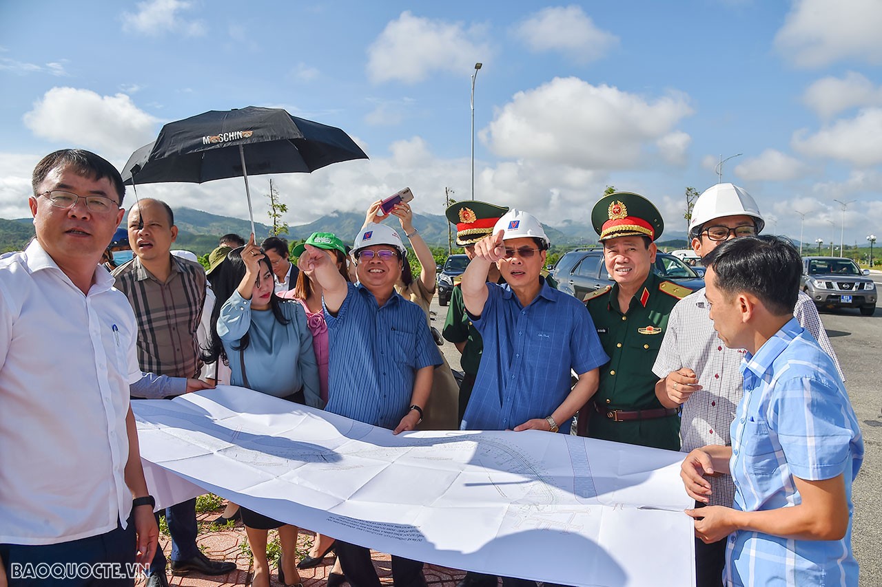 Đoàn công tác của Chính phủ làm việc với Kon Tum về tình hình sản xuất kinh doanh, đầu tư công, xây dựng hạ tầng