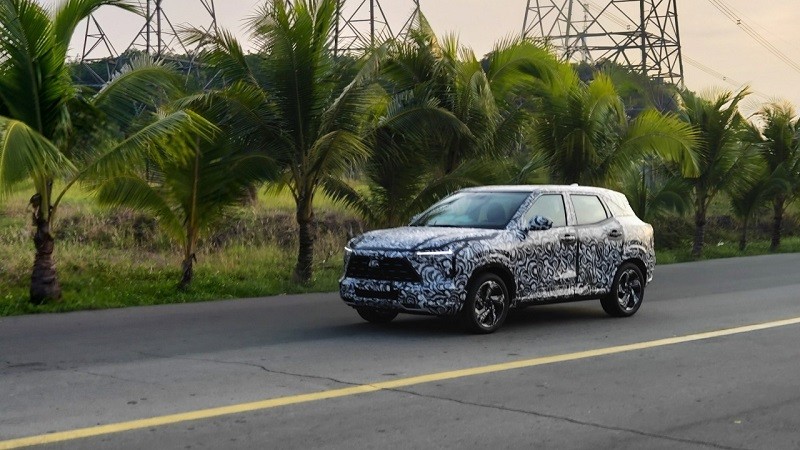 Mitsubishi XFC lăn bánh tại Việt Nam